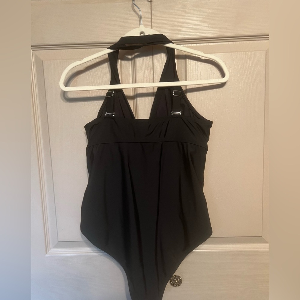Elegant Black One-Piece Swimsuit - Picture 3 of 6